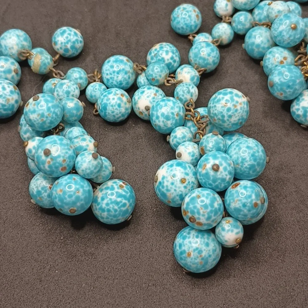 Vintage Turquoise Color Bead Cluster Necklace - Picture 2 of 3